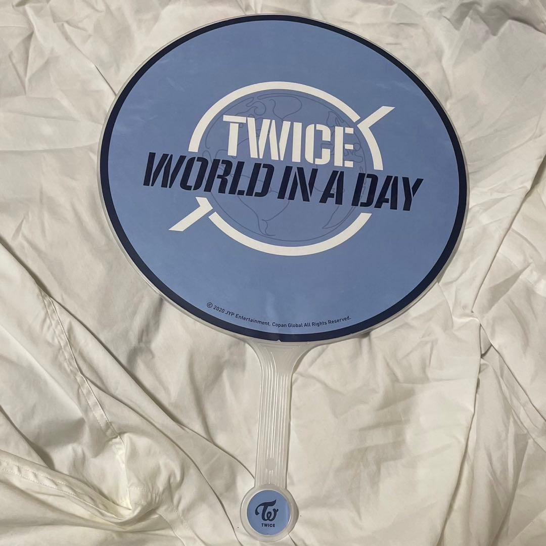 TWICE World in a day 韓国限定うちわ ナヨン ¥2399 - メルカリ