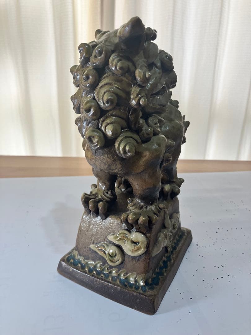 沖縄 琉球 壺屋焼 新里勇人作 台付シーサー ヤチムン やちむん - メルカリ