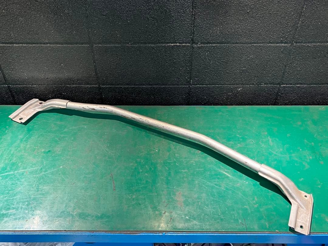 s15 純正 リア トランクバー 日産純正S15トランクバー取り付け（日産 スカイライン・R34）by