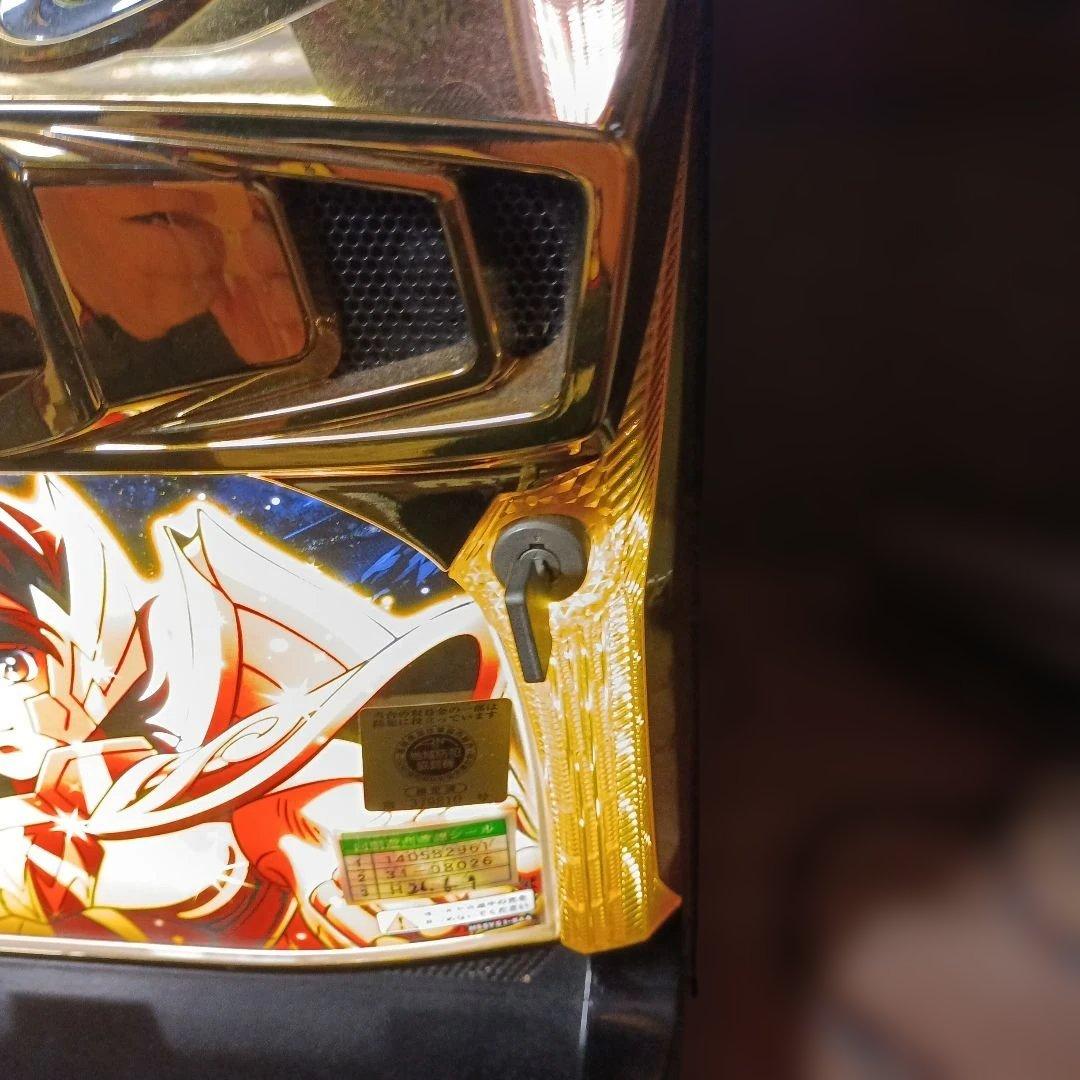 パチスロ 実機 聖闘士星矢 黄金激闘編 メダル使用 - メルカリ