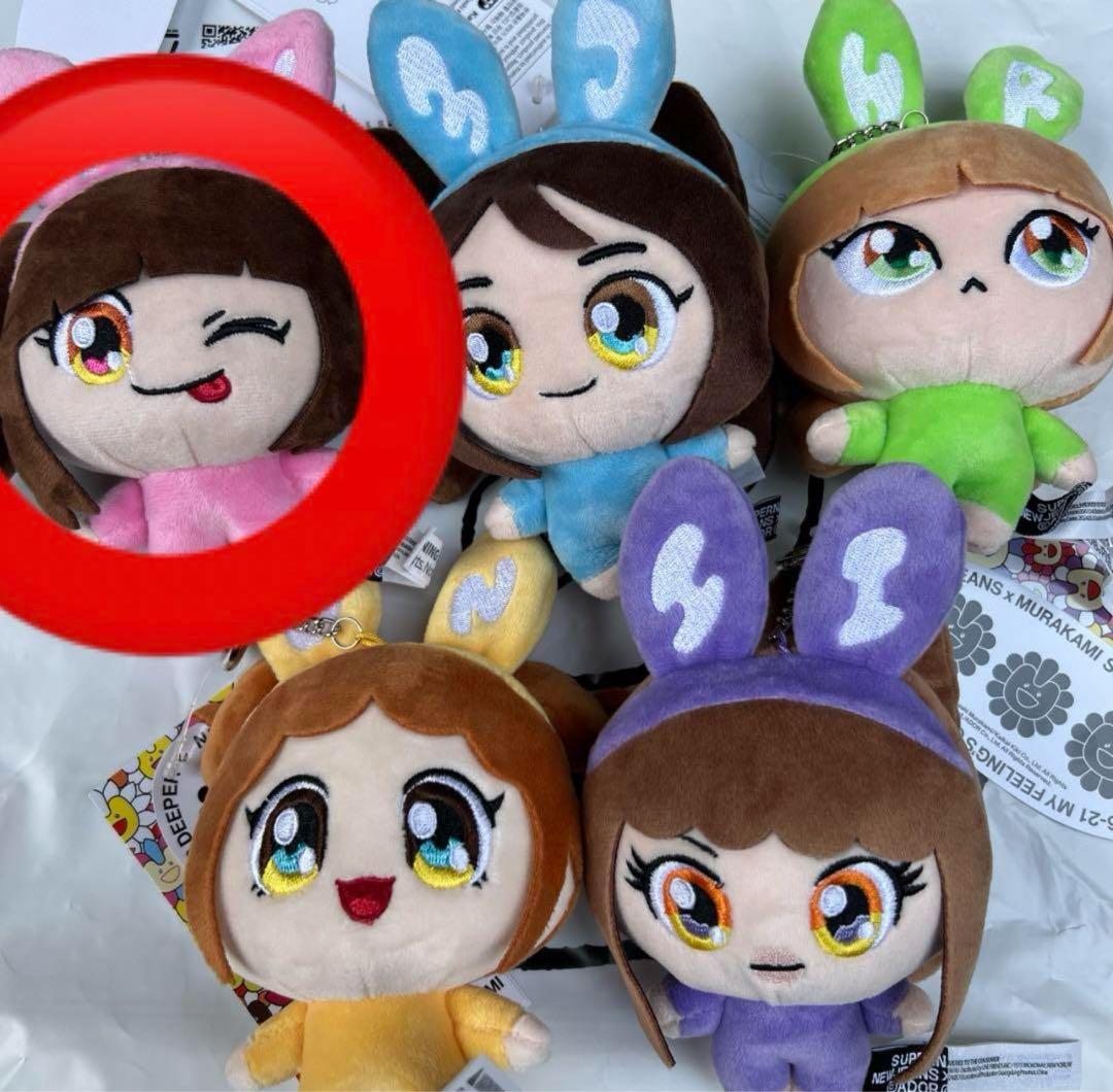 NewJeans x MURAKAMI ぬいぐるみキーリング ハニ - メルカリ