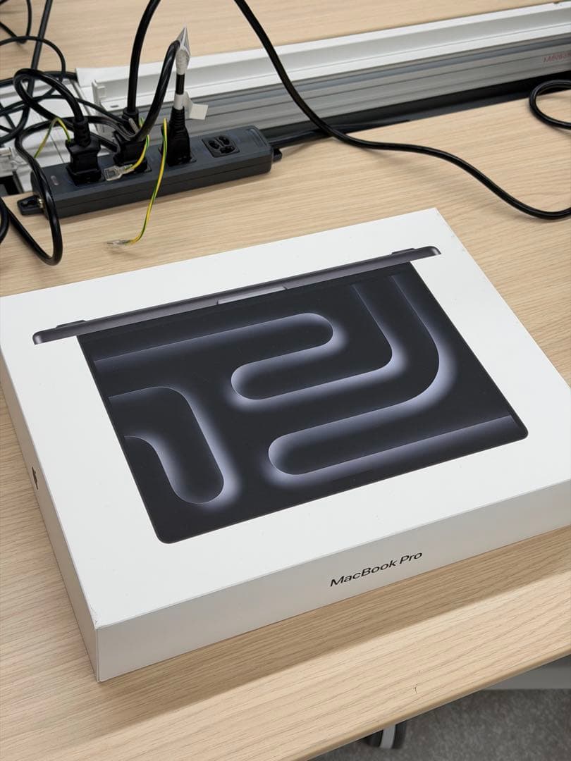 空箱のみ】MacBook Pro 箱 アップル 収納 ディスプレイ用 - メルカリ