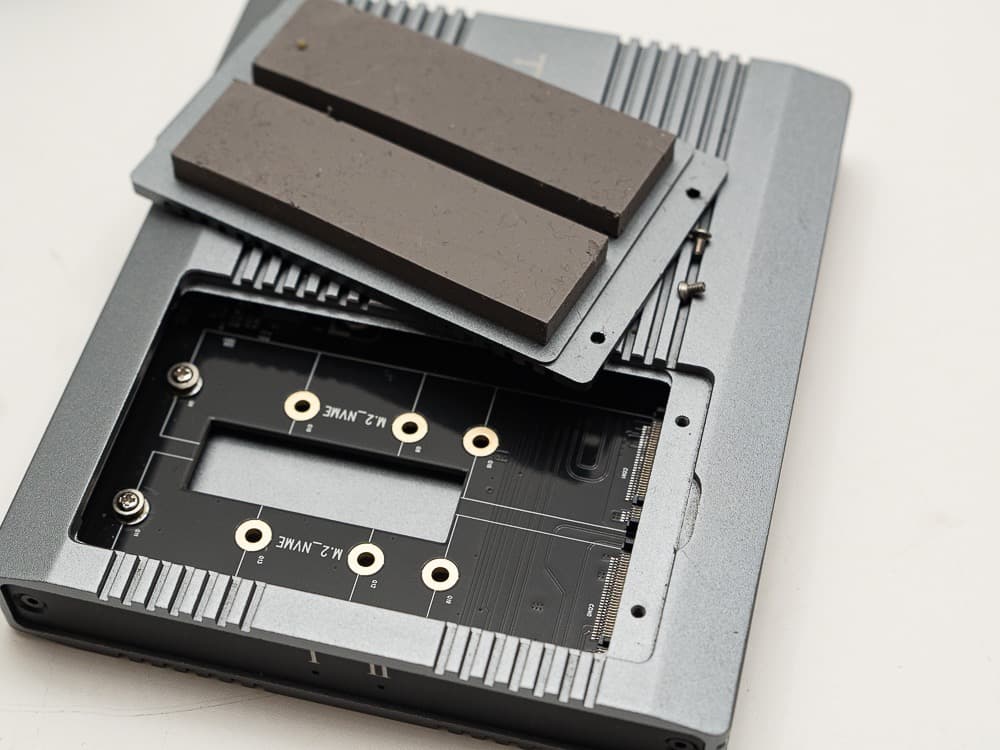 Thunderbolt 3 TREBLEET ダブル NVMe M.2 RAID