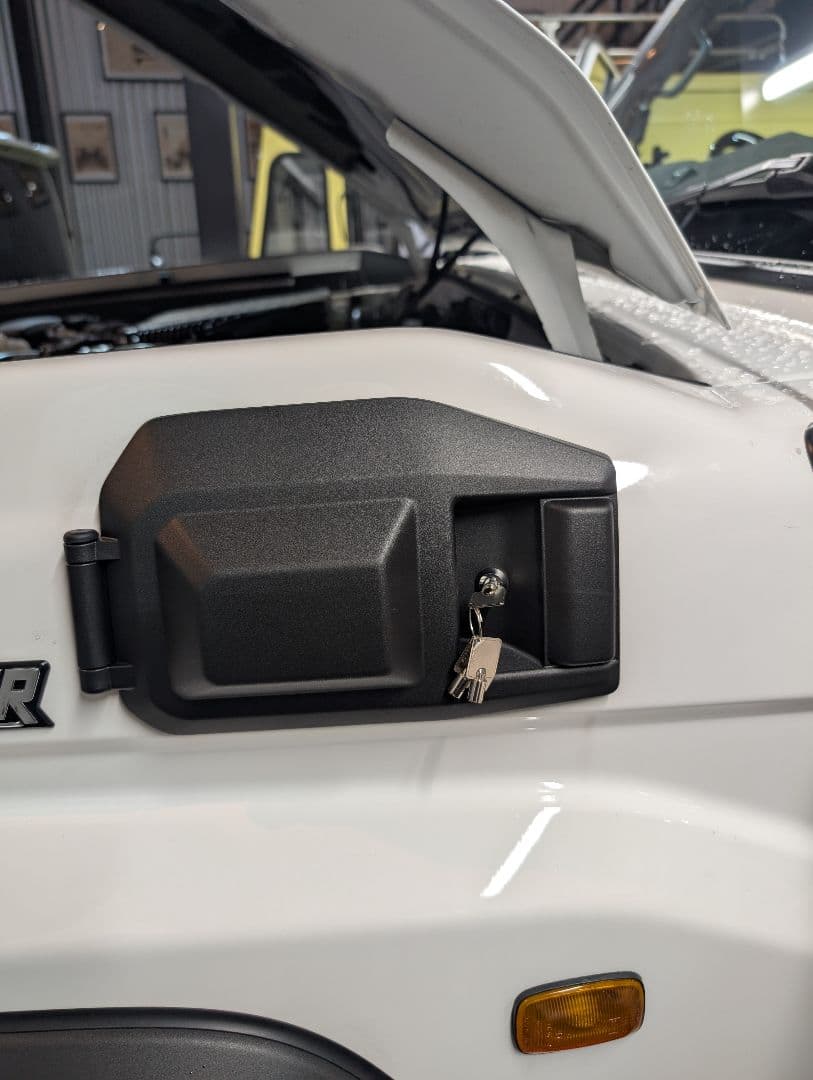 m*a様 ランクル70再再販(GDJ76W) 尿素リッドカバー 鍵付き加工 - メルカリ