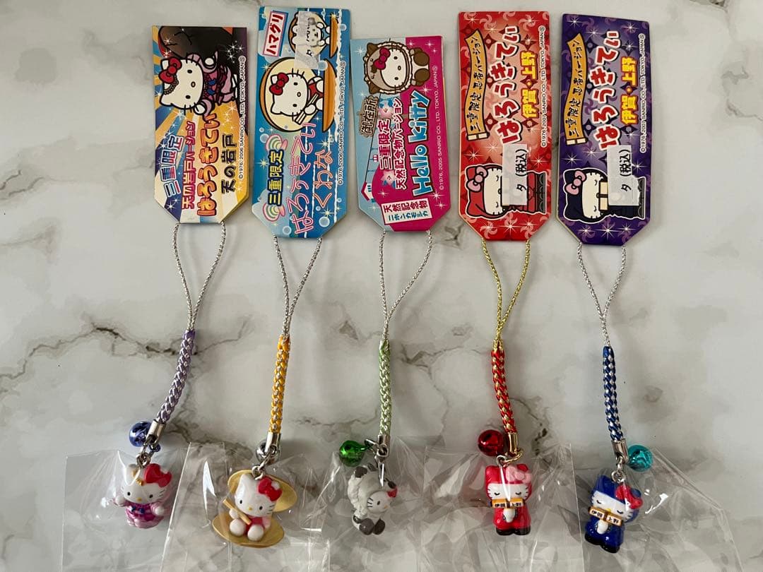 ご当地キティ 根付けストラップ 三重限定 - メルカリ
