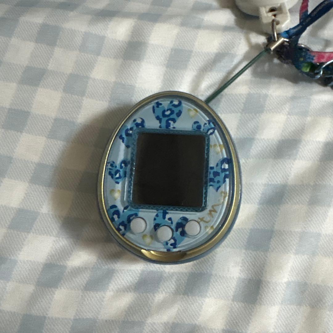 【希少品】たまごっち4U ブルー Amazon | TAMAGOTCHI 4U BLUE (たまごっち 4U ブルー) | ハンドヘルド