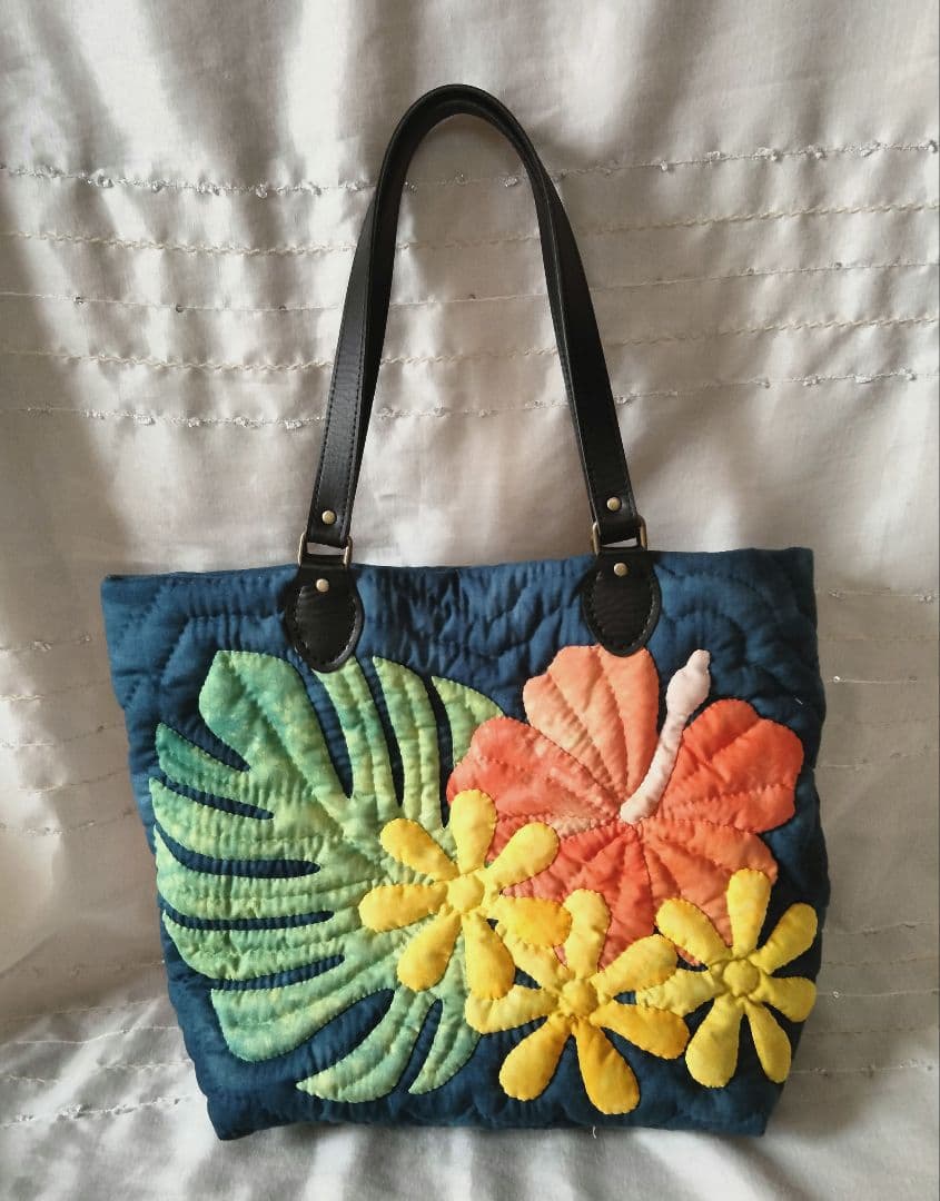 ☆261.ハワイアンキルト・バッグ・ハイビスカス＆ティアレ＆モンステラ ☆279.ハワイアンキルト・バッグ・ハイビスカス＆ティアレ＆モンステラ