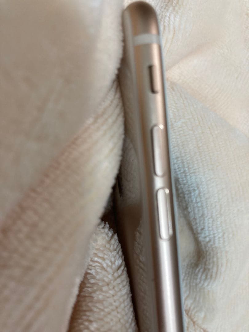 iPhone8 ゴールド64gb 多分美品 バッテリー77% SIMロック解除