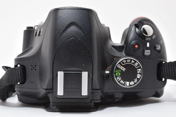 【美品】ニコン Nikon D3200 ボディ　《ショット数6200回》元箱付