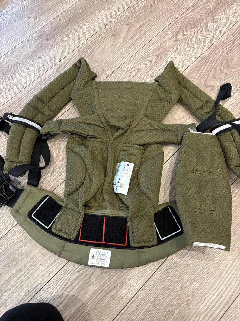 中古美品】Ergobaby OMNI Breeze オムニブリーズ カーキ ERGObaby www