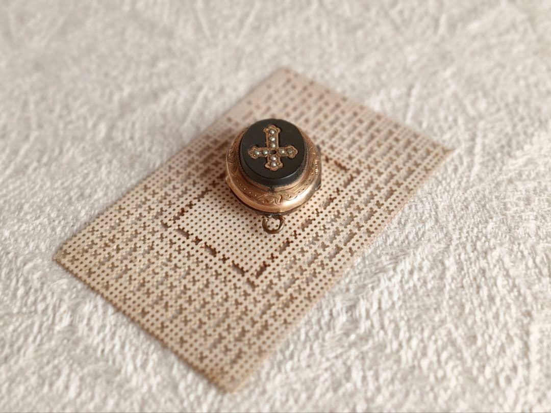 チョコメルさま】vintage ✙ * クロス ロケット ペンダントトップ