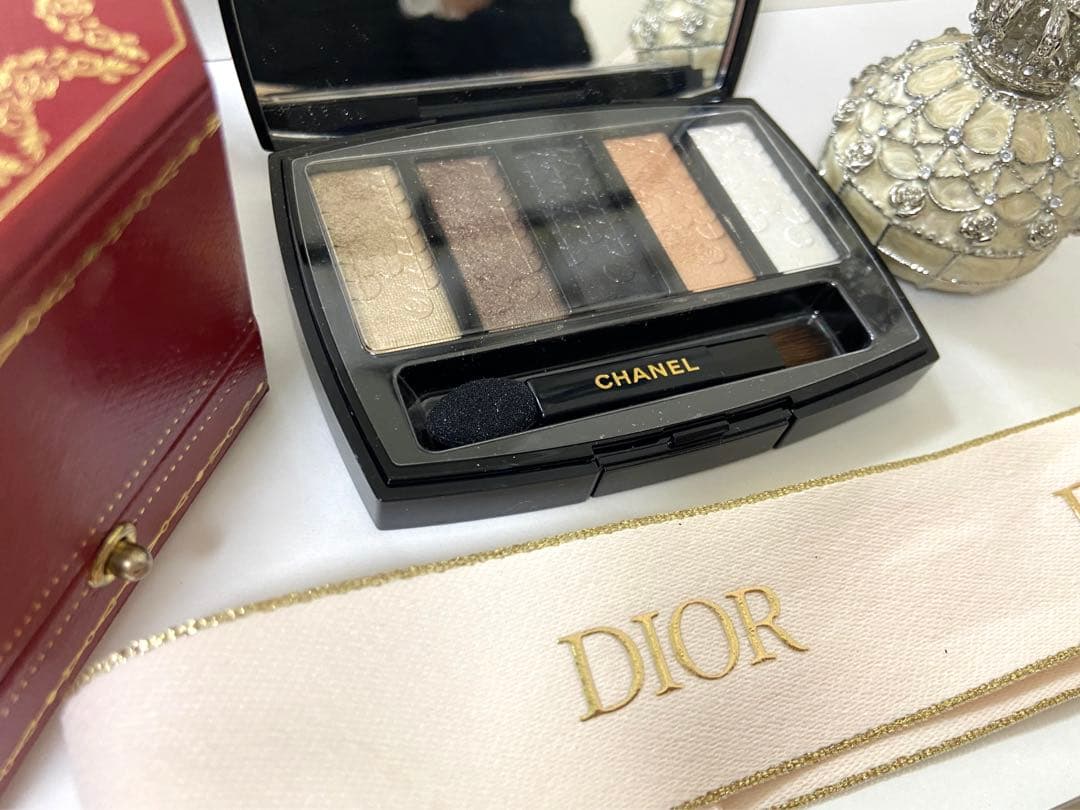 使用一回】クリスマス限定CHANEL ルミエールグラッフィック アイ