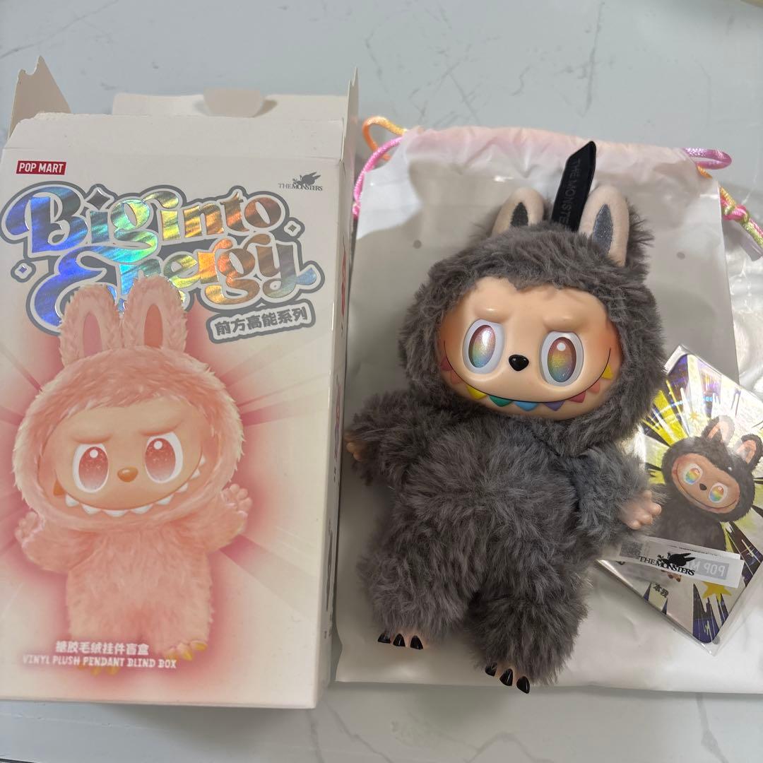 POPMART ラブブ エナジー シークレット - メルカリ