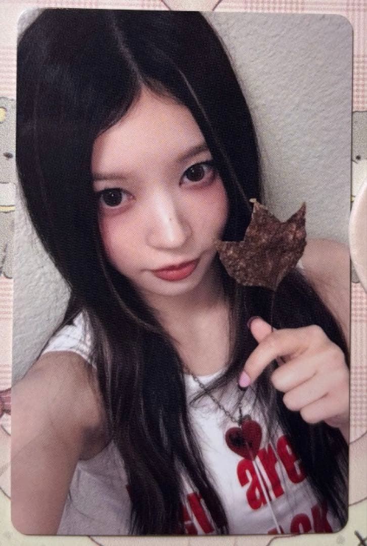 illit yizhiyu ラキドロ トレカ モカ moka - メルカリ