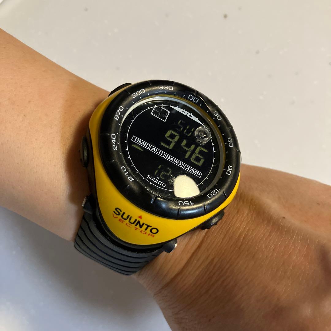 スントベクター イエロー 腕時計 - メルカリ