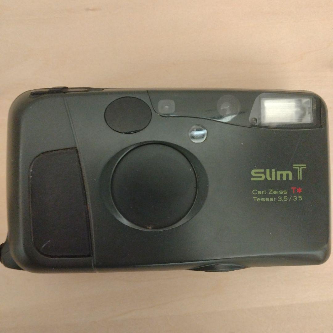 Slim T Carl Zeiss T* 35mm フィルムカメラ Kyocera Slim T - Carl Zeiss T* Tessar 35mm f/3.5 - LeZot Camera
