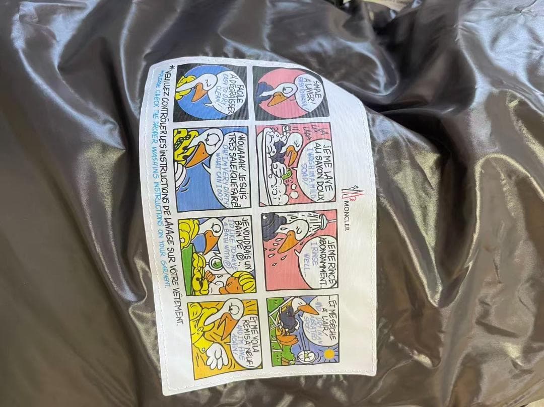 MONCLER 《人気》フード付きダウンジャケット サイズ3 ブラック