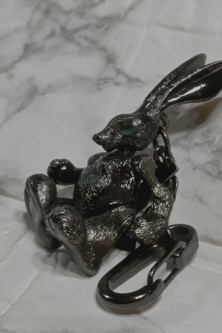 ビューティービーストbeautybeast ダークナイトキーホルダー-【ほぼ未