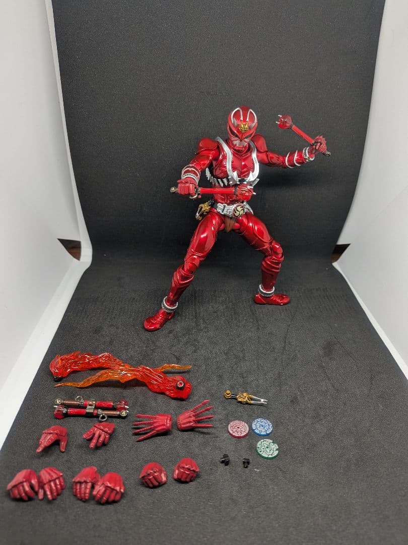 S.H.Figuarts 真骨彫製法 仮面ライダー響鬼 フィギュアーツ　紅セット