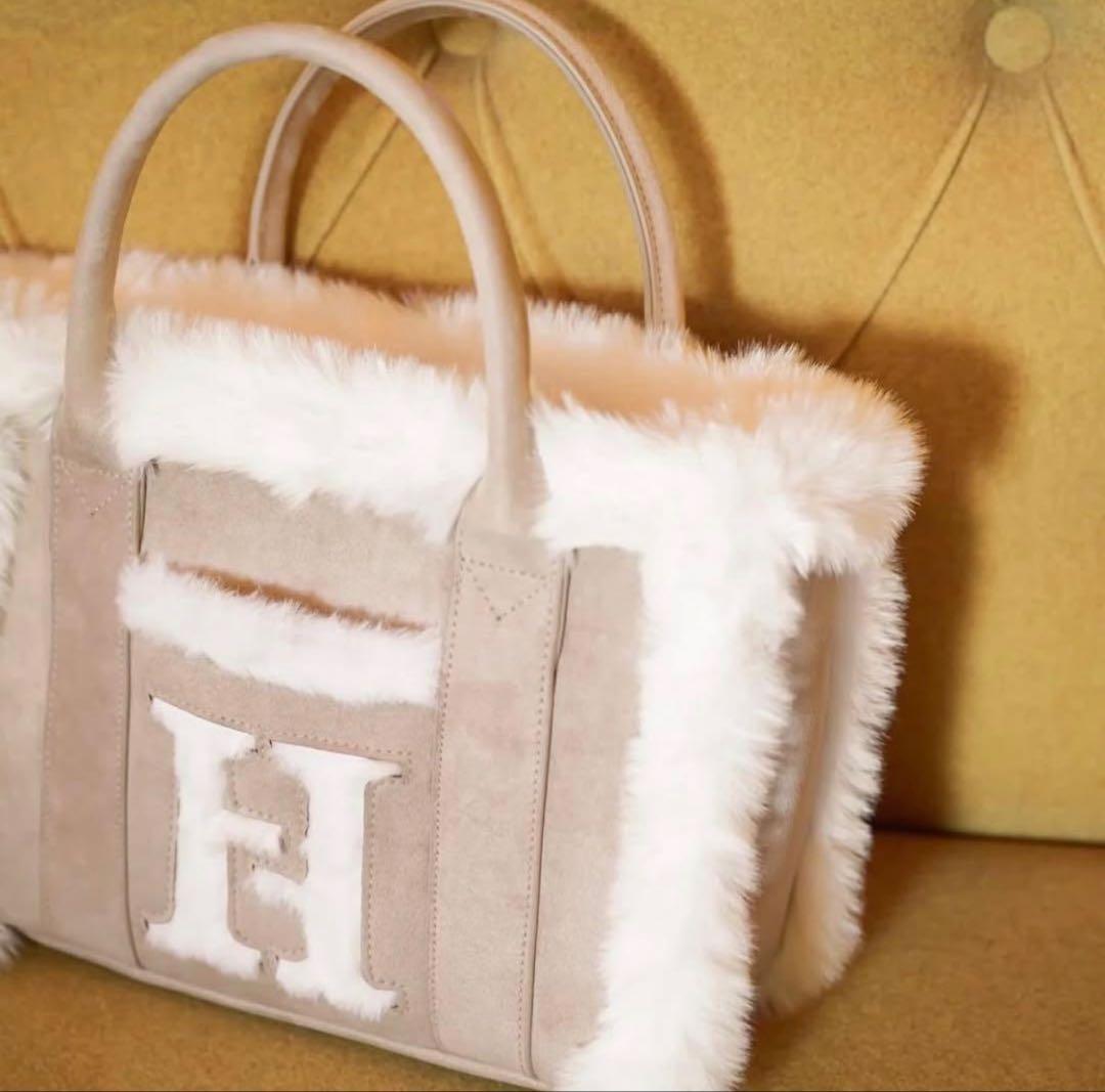新品・未開封】herlipto Cozy Winter Tote Bag - メルカリ