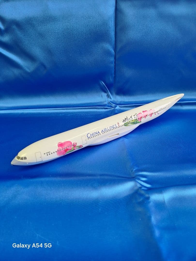 中華航空／A330-300「台湾胡蝶蘭彩檜飛機記念」モデル／新品 - メルカリ