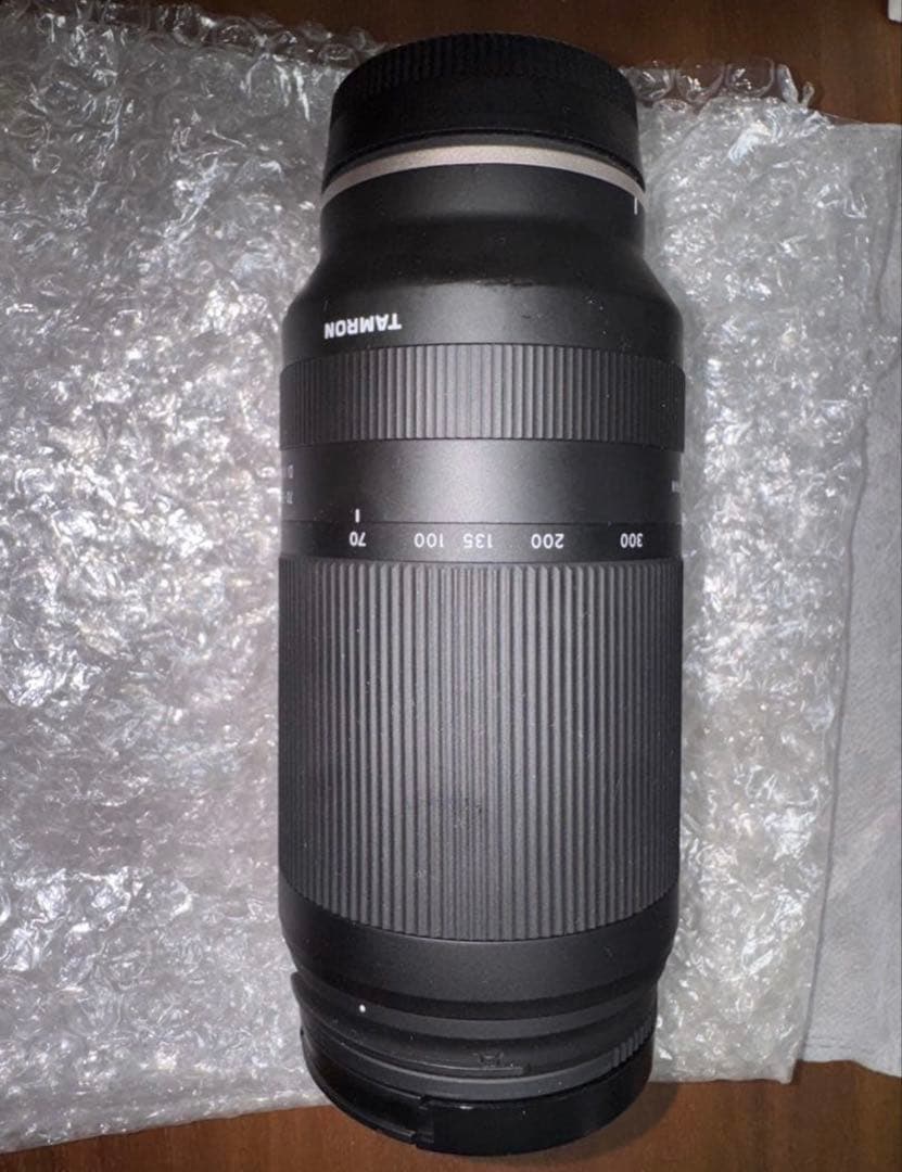 TAMRON70-300mm F/4.5-6.3 DI IIIRXDズームレンズ