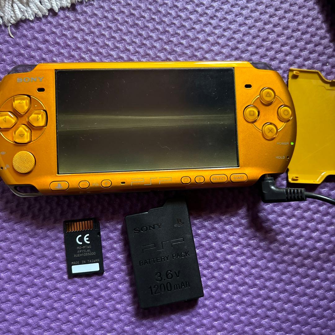 ☆未使用品☆極美品ラディアント・レッド (PSP-3000RR)生産終了訳
