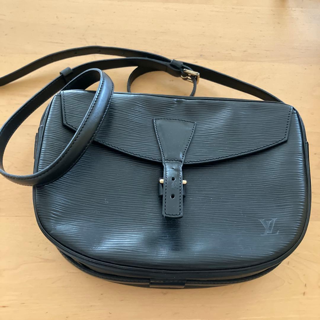 Louis Vuitton エピレザー ショルダーバッグ ブラック - メルカリ