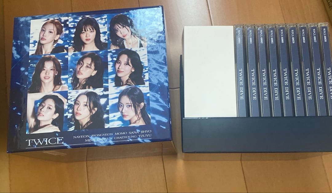 TWICE DIVE CD BOXセット TWICE「DIVE（7th Anniversary Collection BOX）」 | Warner Music Japan