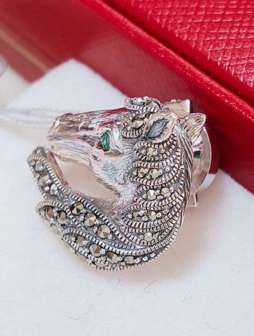 未使用品 碌山 馬 エメラルド シルバー ピンブローチ - メルカリ