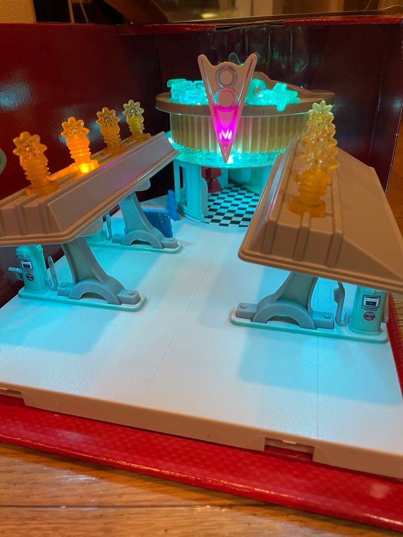 カーズ プレシジョンシリーズ v8カフェ フロー pixer cars マテル