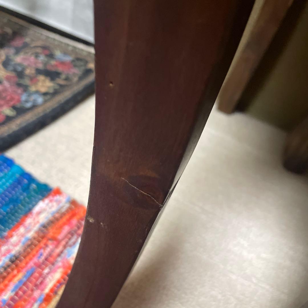 サリュ Baroque -makeup room-アンティークデスク