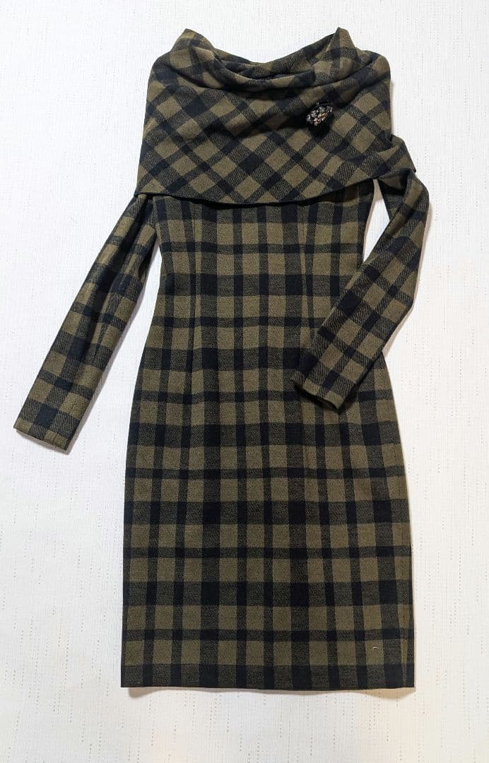 美品 GUCCI グッチ ワンピース ウール長袖 チェック Sの通販はau PAY