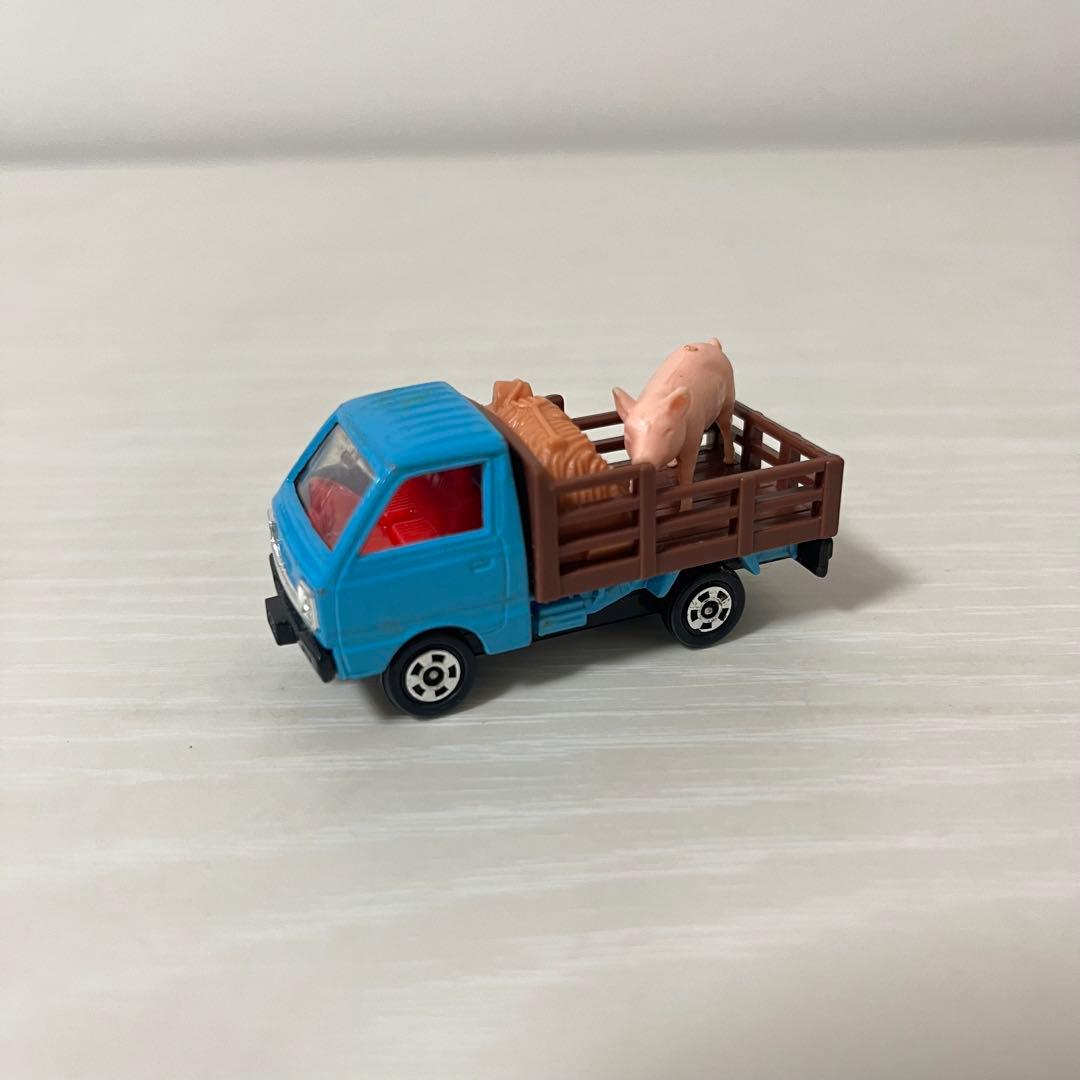 トミカ スズキ キャリー 家畜運搬車 日本製 ブタJAPAN表示あり - メルカリ