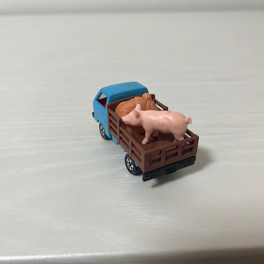 トミカ スズキ キャリー 家畜運搬車 日本製 ブタJAPAN表示あり - メルカリ