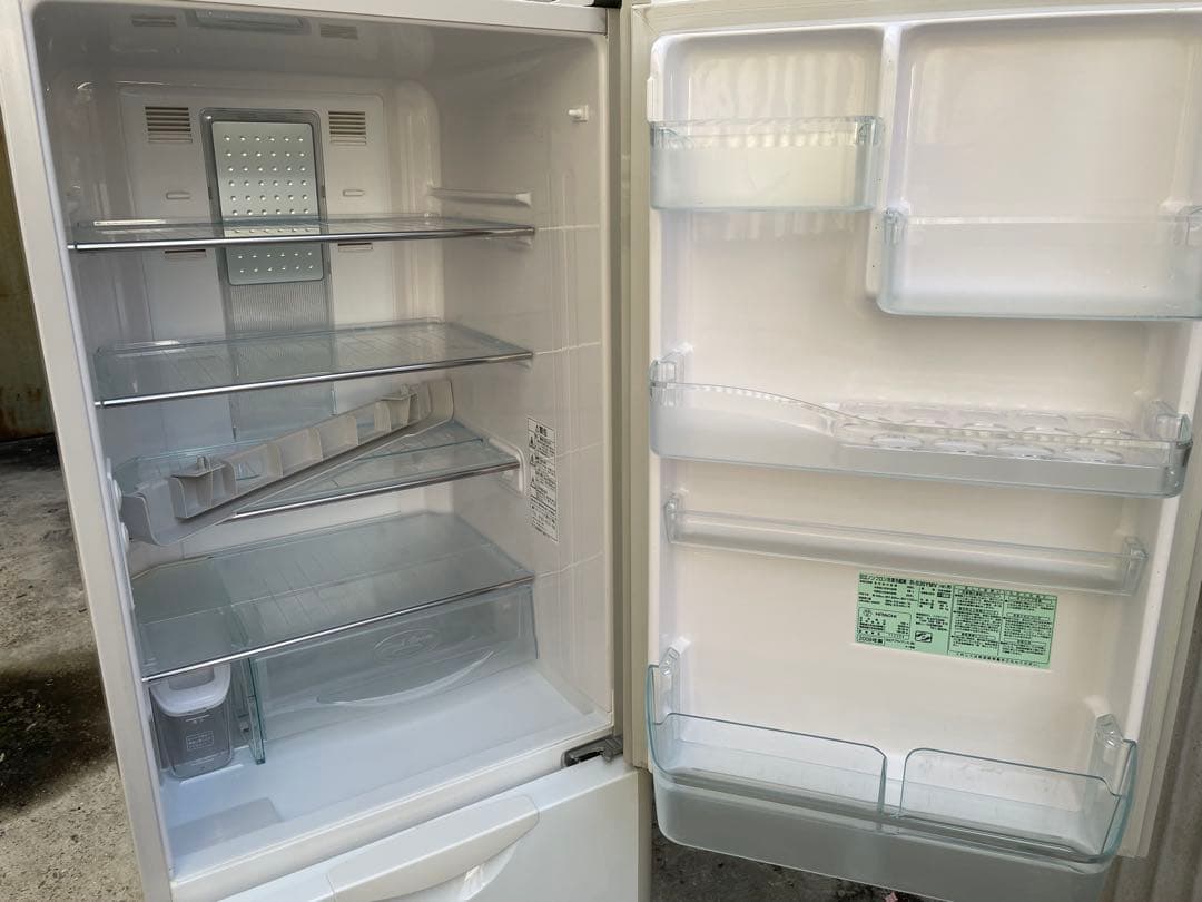 近隣配達可能 割と綺麗 HITACHI 300L 3ドア冷蔵庫 R-S30YMV