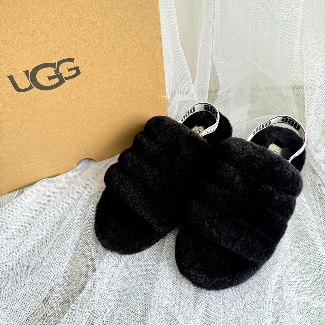 超美品　UGG バックストラップ サンダル ブラック ファー 羊毛 24.5cm