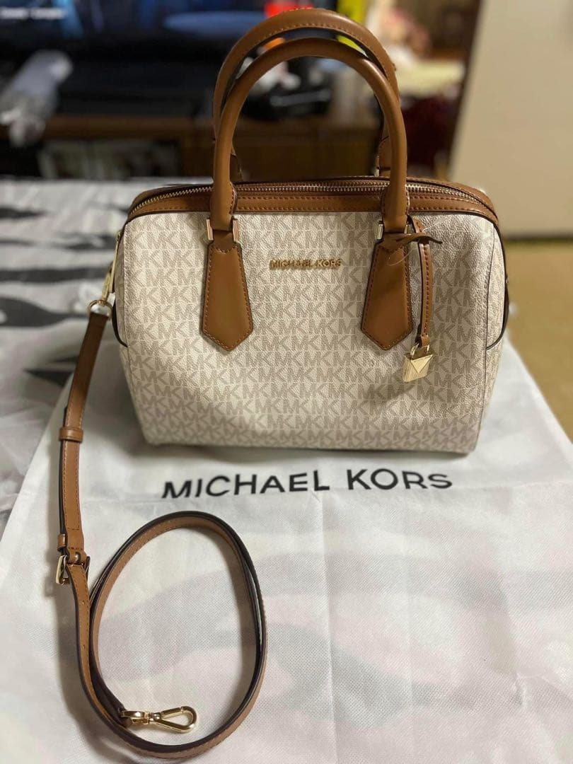 MICHAEL KORS ハンドバッグ ベージュ/ブラウン - メルカリ