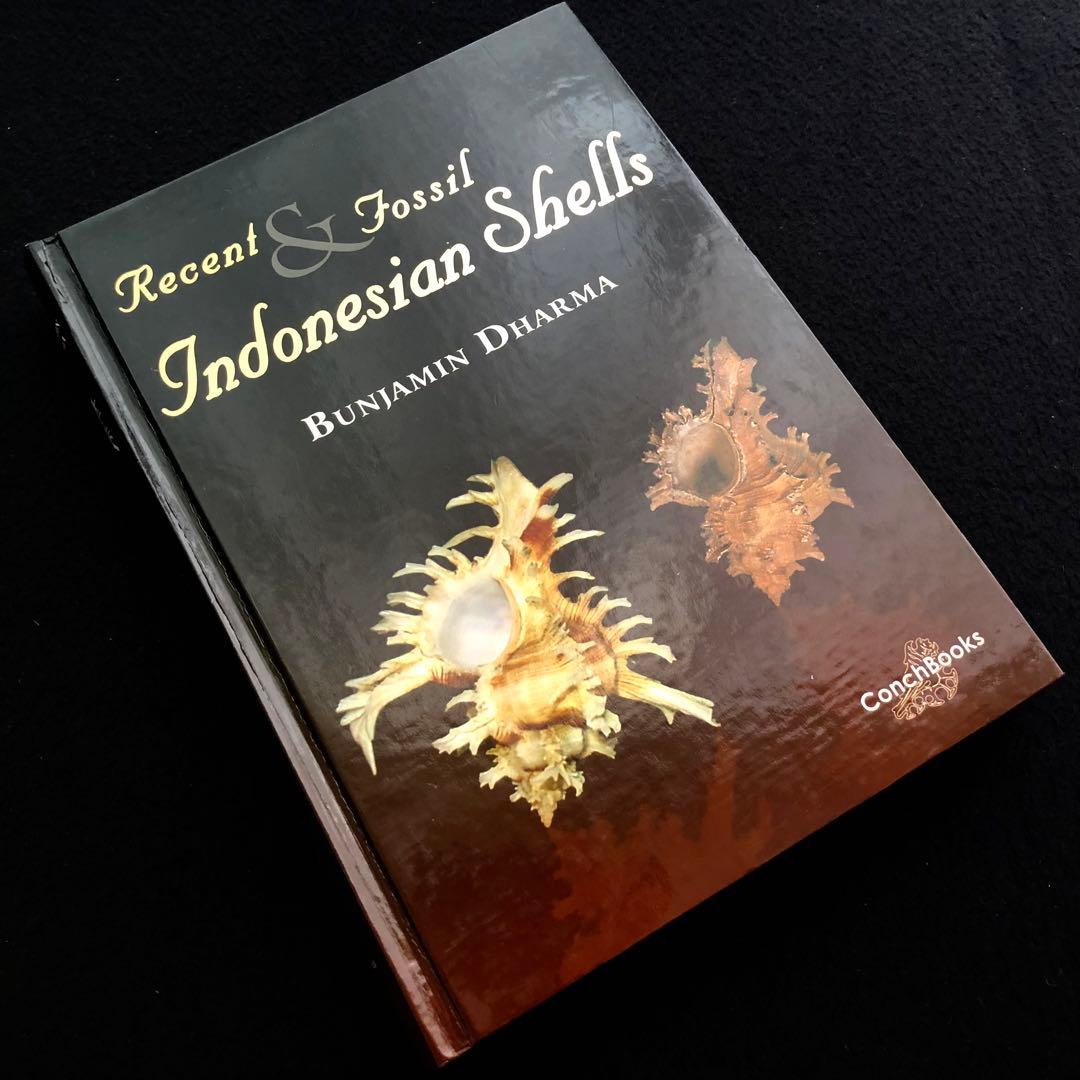 インドネシアの貝類と化石 図鑑「Indonesian Shells」 インドネシアの貝類と化石 図鑑「Indonesian Shells」 - メルカリ