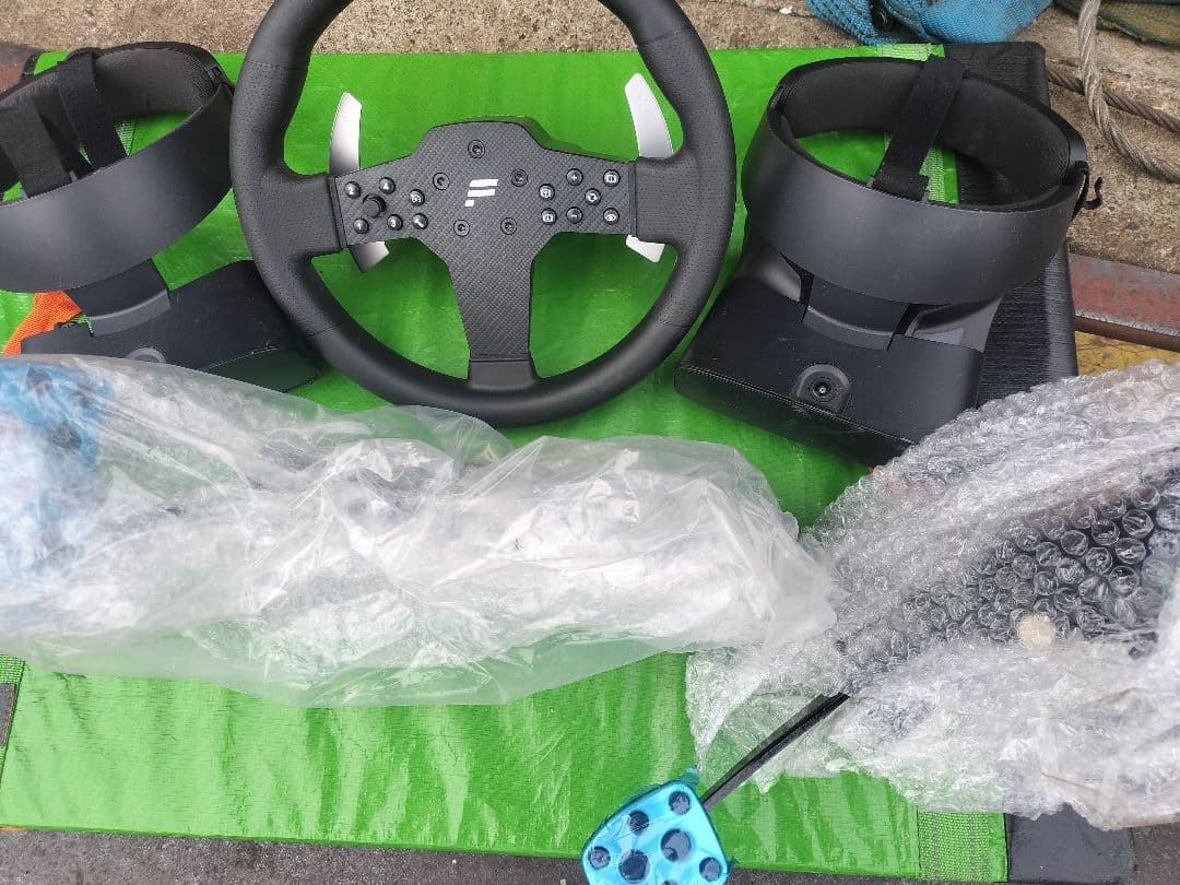 【未使用ペダル付】Simagic風VR＋ハンドル＋3ペダルセット 未使用ペダル付】Simagic風VR＋ハンドル＋3ペダルセット 【未使用