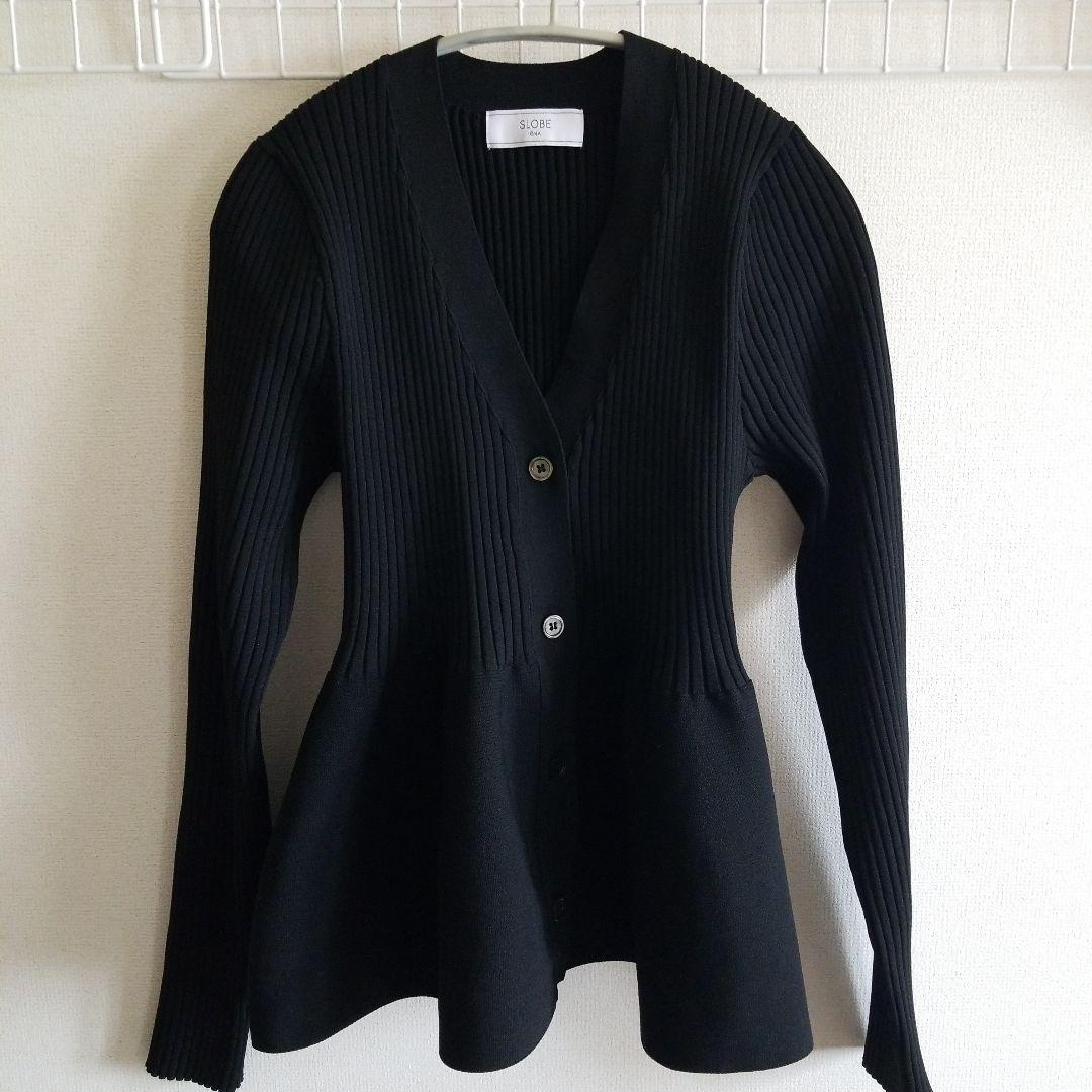 スローブイエナ Vネックペプラムカーディガン 完売品 - メルカリ