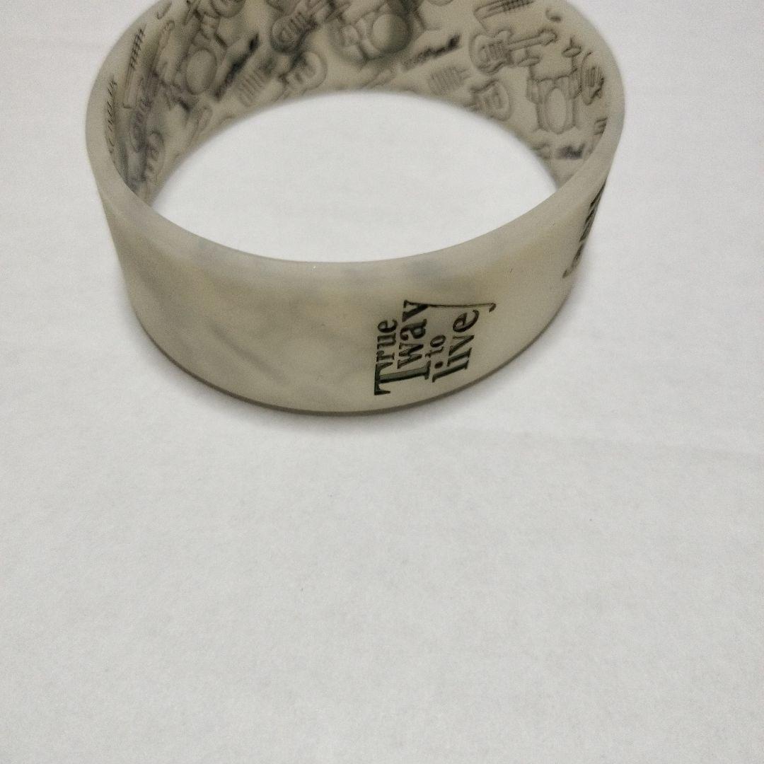 UVERworld true way to live ラバーバンド - メルカリ