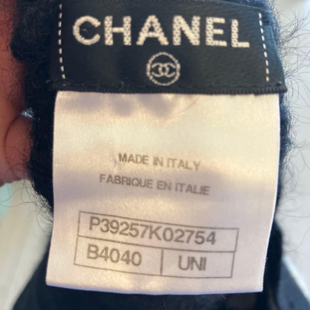 CHANEL ネックウォーマー 黒/白 ポンポンデザイン カメリア