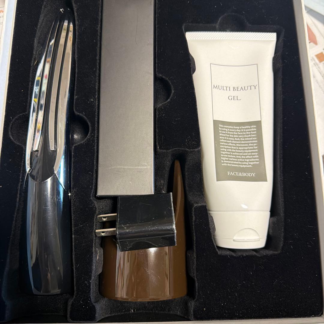 PYR KNIGHT 美顔器 セット PYR KNIGHT EMS美顔器 専用ジェル付き（新品・未使用） - メルカリ