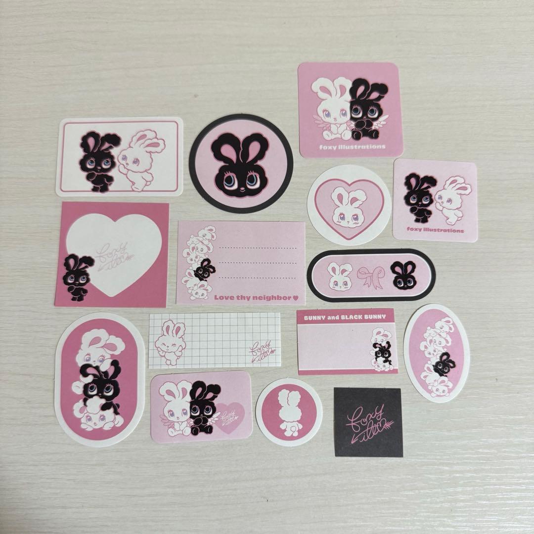 foxy illustrations アクキー&フレークシールセット - メルカリ