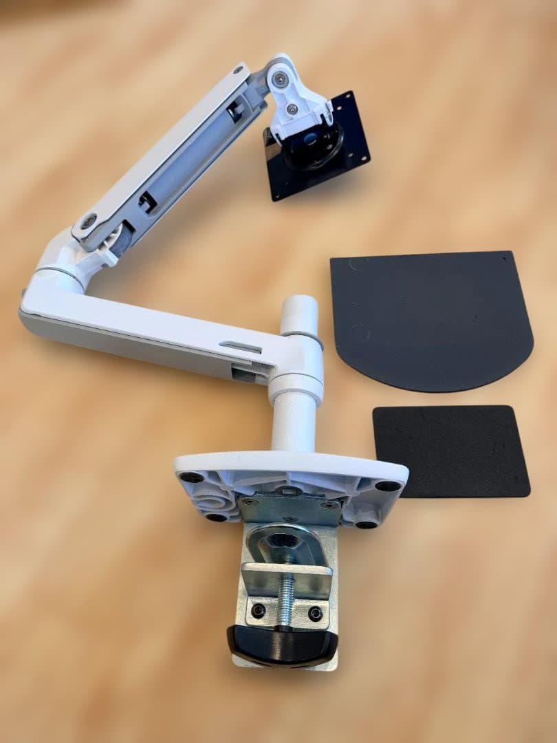 エルゴトロンLX デスクマウント モニターアーム【補強プレート付】 Amazon.co.jp: ERGOTRON エルゴトロン LX モニターアーム デスク