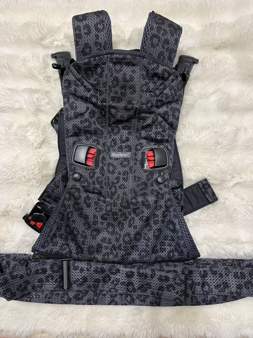《24時間限定値下げ》BABYBJÖRN 抱っこ紐レオパード柄