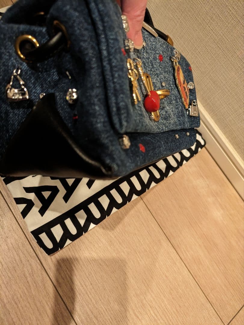 マークジェイコブス ザトリンケット チャーム デニム ミニデュアル