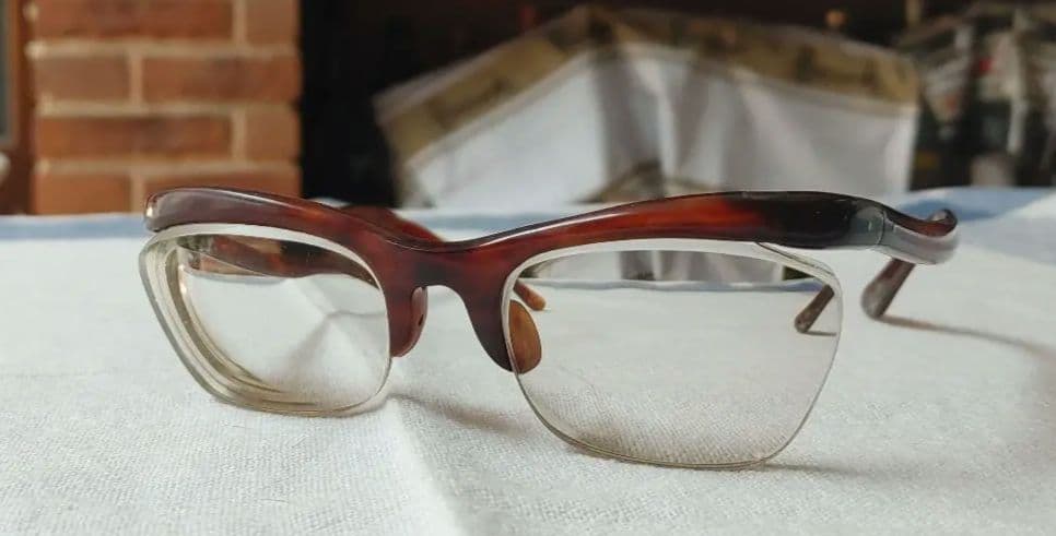 本鼈甲メガネフレーム　ヴィンテージ　イワキにて購入 イワキ K18金無垢 白甲＆特上トロ甲ツートンべっ甲メガネフレーム 京都