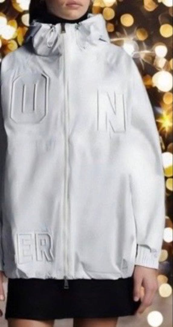 MONCLER 22s オールホワイト ナイロンジャケットブルゾン(売りつくし